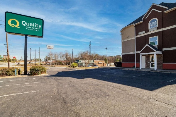 Quality Inn & Suites Augusta Fort Eisenhower Area image 2